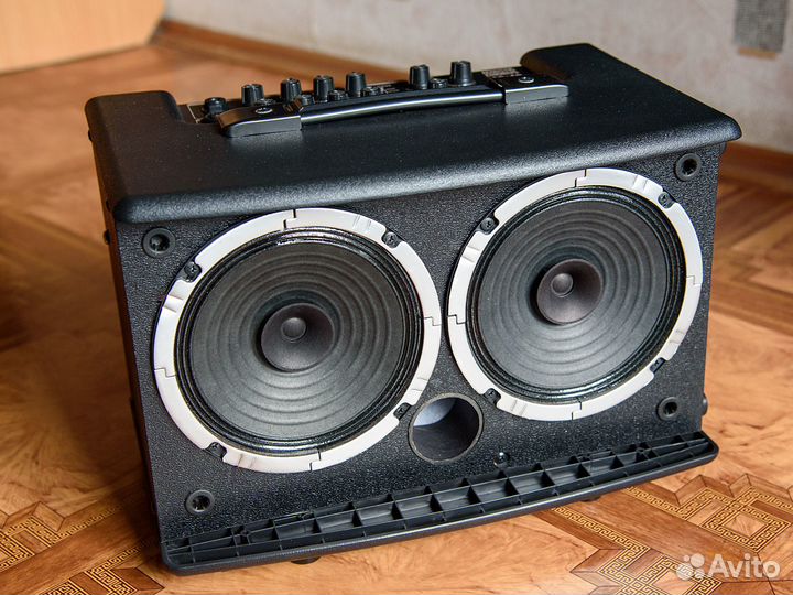 Комбоусилитель Roland AC-40 акуст.гитары и микроф