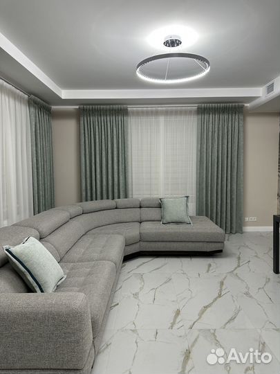 Шторы в гостиную на два окна и дверь