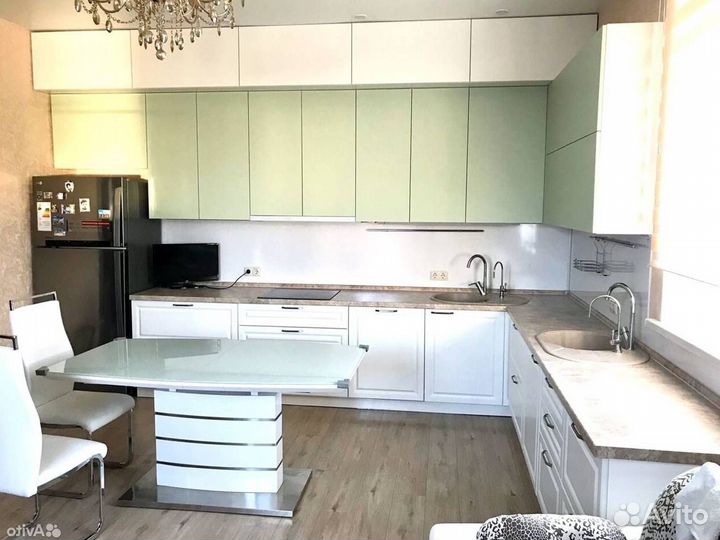 Современный кухонный гарнитур под ключ