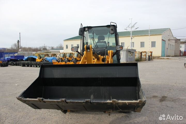 Фронтальный погрузчик Redstar PRO, 2023