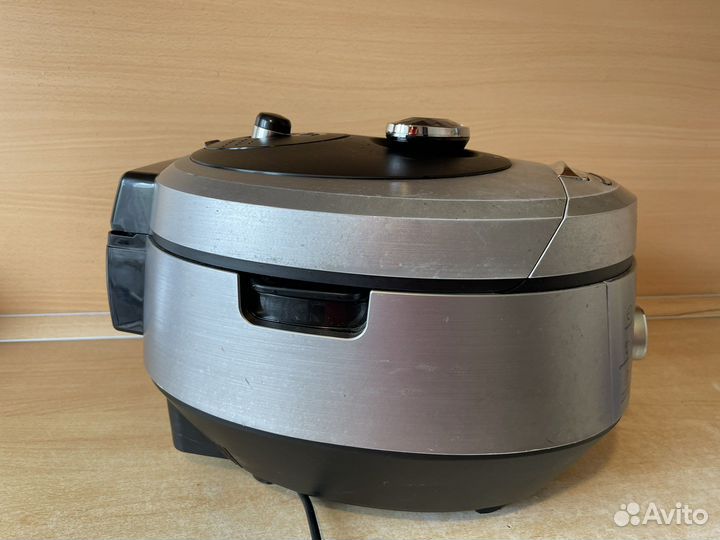 Мультиварка bork u800