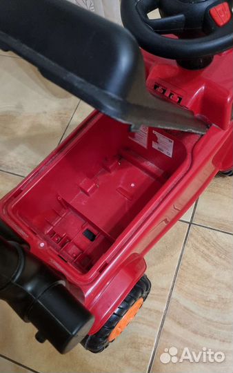 Детская машинка каталка с ручкой