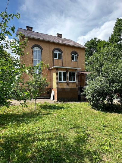 Дом 339,6 м² на участке 8 сот.