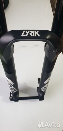 Вилка Lyrik 170-180 27.5 boost