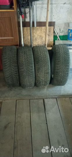 Bridgestone Blizzak Spike-01 205/55 R16