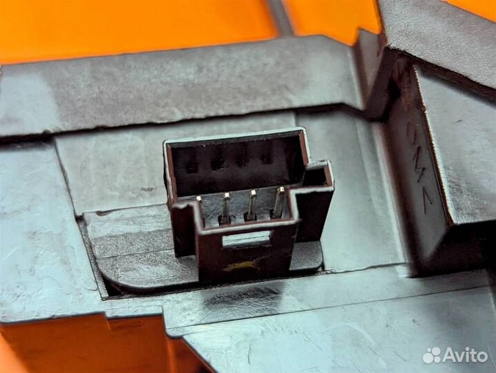 Замок багажника w203 C-class 612.962