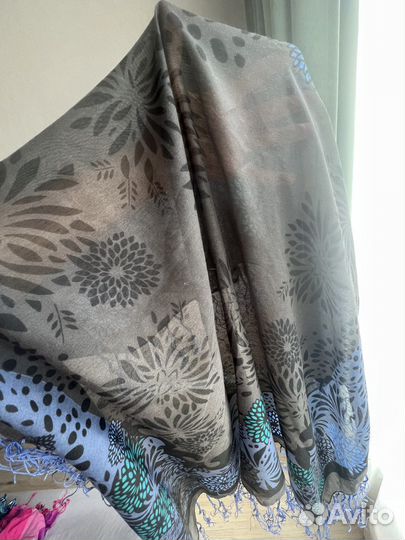 Женские шарфы и платки