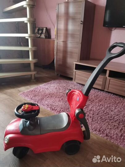 Детская машинка каталка с ручкой