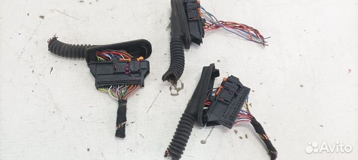 Разъем двери передней VAG