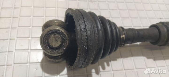 Полуось передняя левая Toyota RAV4