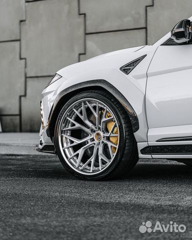 Кованые диски R23 5x112 на Lamborghini Urus