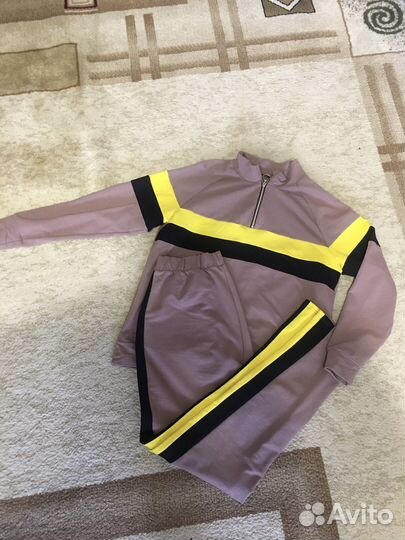 Спортивный костюм женский