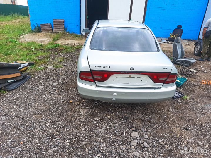 Mitsubishi galant