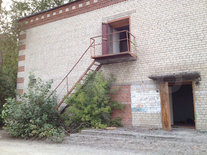 Здание, 1000 м²