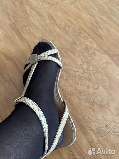 Босоножки женские Armani 37,5