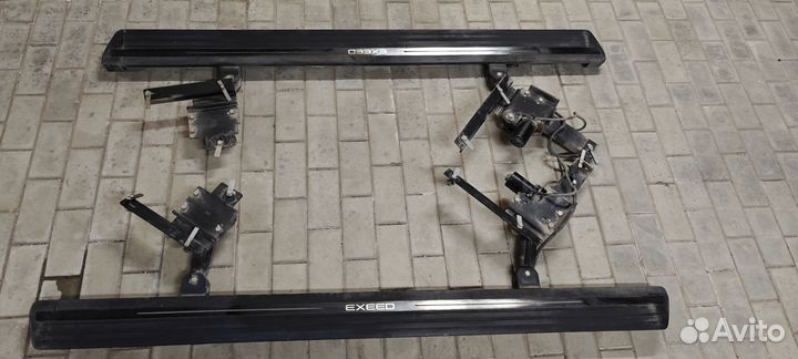 Выдвижные пороги Exeed TXL с блоком управления