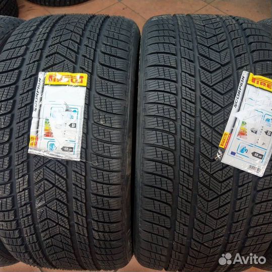 Pirelli Scorpion Winter 285/45 R22 и 325/40 R22 114V