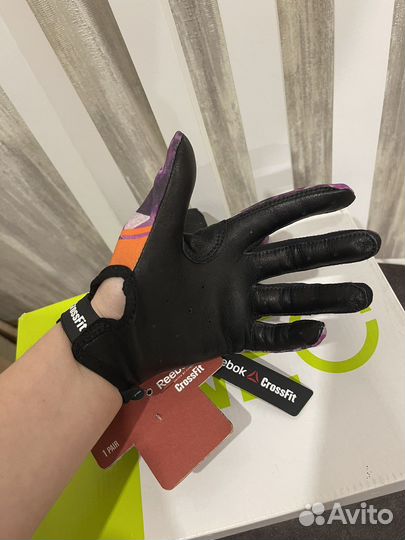 Перчатки женские спортивные