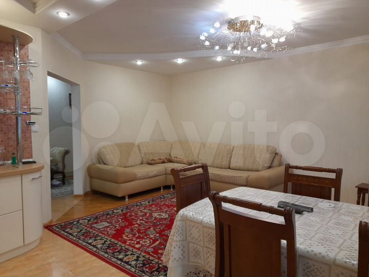 2-к. квартира, 82 м², 1/5 эт.