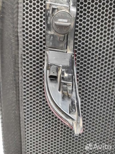 8U945096C задний фонарь audi q3 (oem)