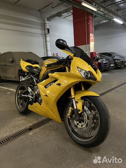 Triumph 675 Daytona (идеально на первый сезон)