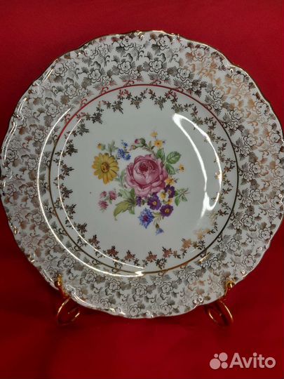 Две декоративные тарелки