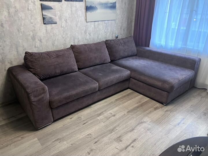 Большой угловой диван