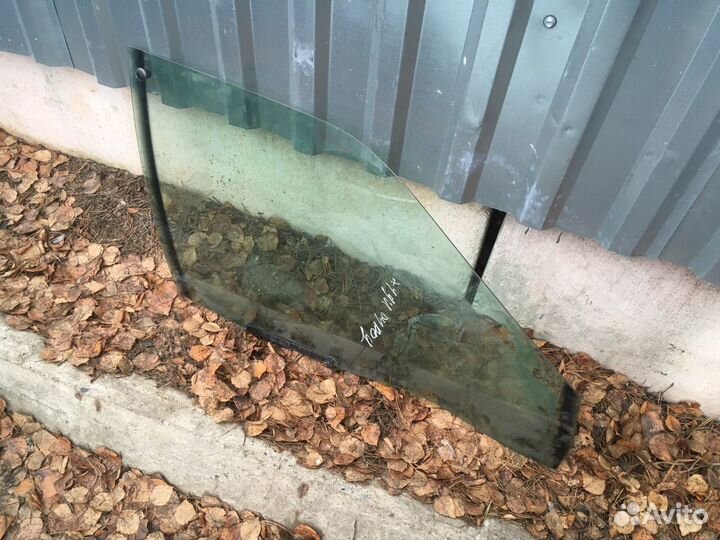 Стекло переднее правое Ауди А6 Олроад