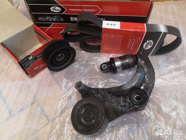 Натяжитель приводного ремня для автомобиля Honda C
