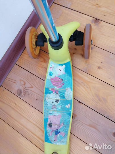 Продаю трёхколёсный самокат для детей 2-6 лет