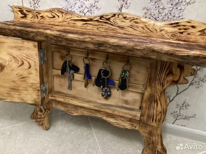 Ключница из дерева сосны, ручная работа
