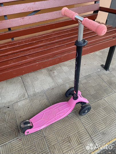 Самокат трехколесный