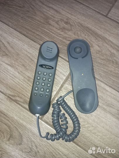 Старый стационарный телефон