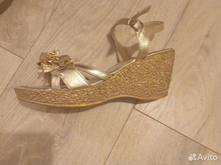 Босоножки женские 37 размер