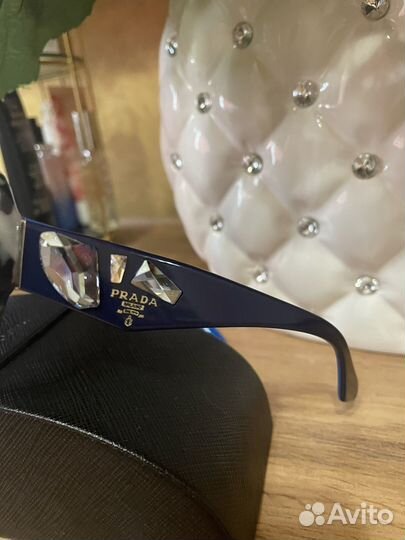 Солнечные очки prada