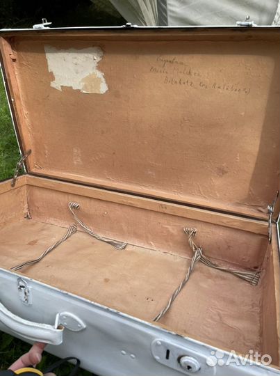 Чемодан ретро