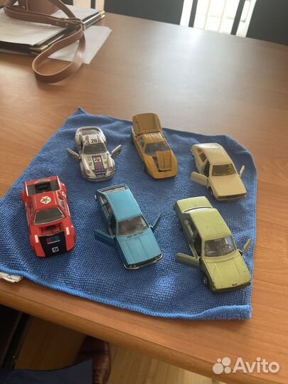 Коллекционные машинки модели 1 43