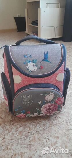 Рюкзак школьный для девочки 1 -4 класс