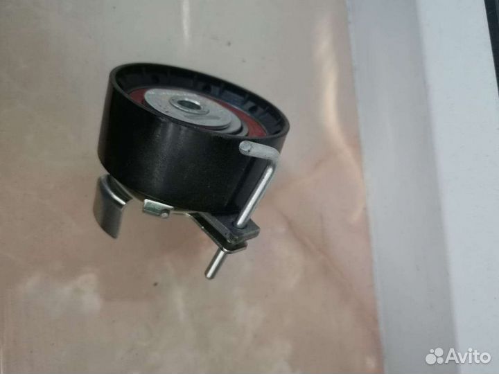 Натяжной ролик ремня грм Ford Focus2