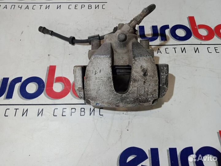 Суппорт передний левый Ford Focus II 2008-2011