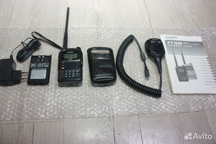 Рация Yaesu FT-1DR (C4FM) и тангента MH-85A11U
