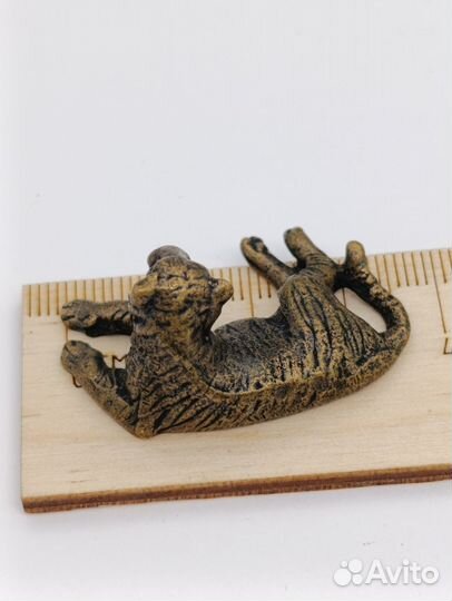 Металлическая фигурка