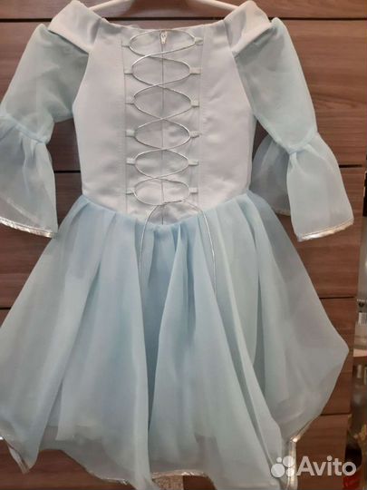 Продам нарядное платье для девочки