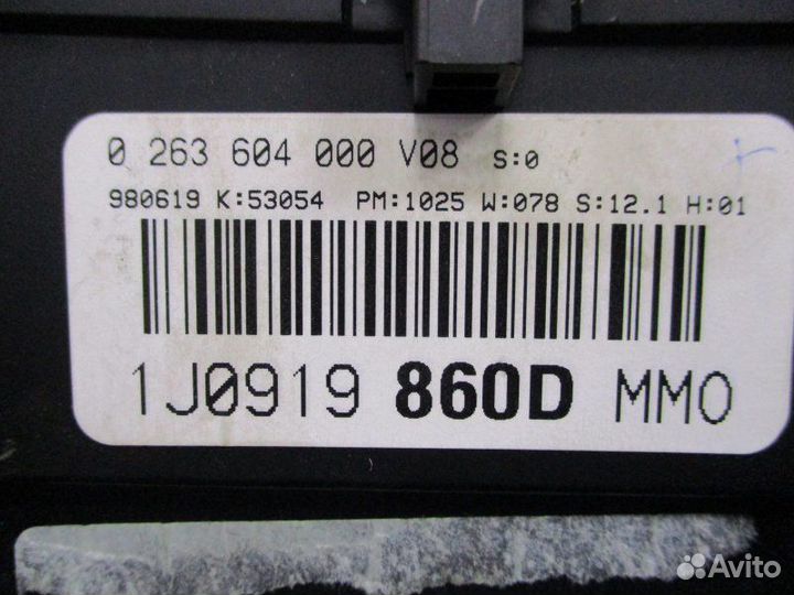 Щиток приборов Volkswagen Golf 1.6 1998