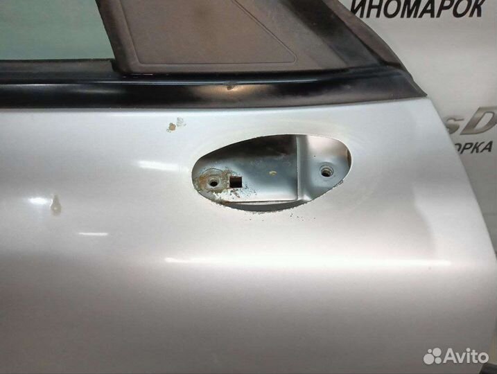Передняя правая дверь Mitsubishi Carisma