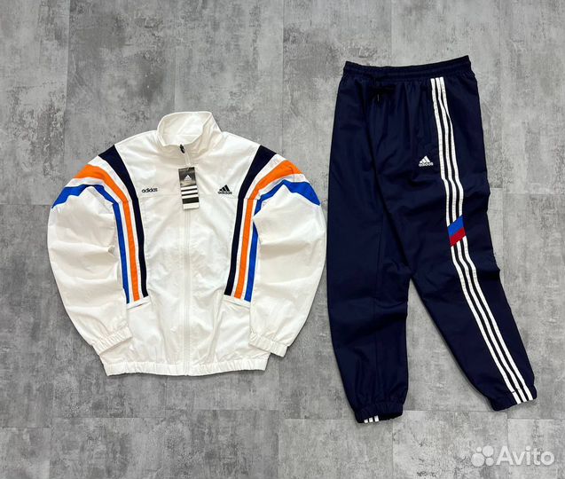 Спортивный костюм adidas