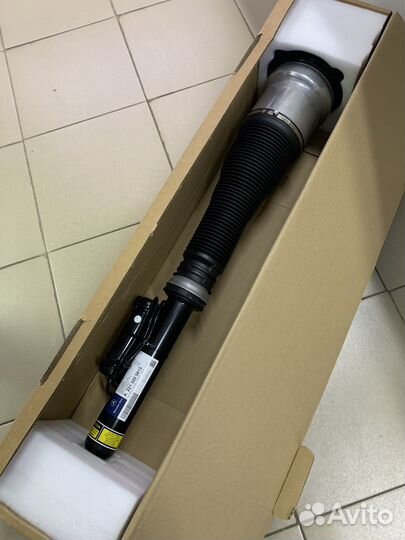 Пневмостойка задняя правая Mercedes S W221