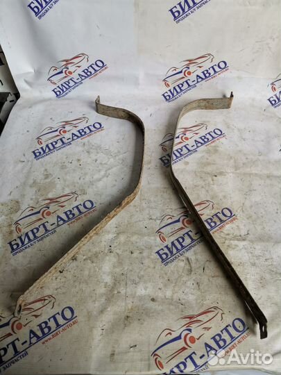 Крепление топливного бака Skoda Roomster