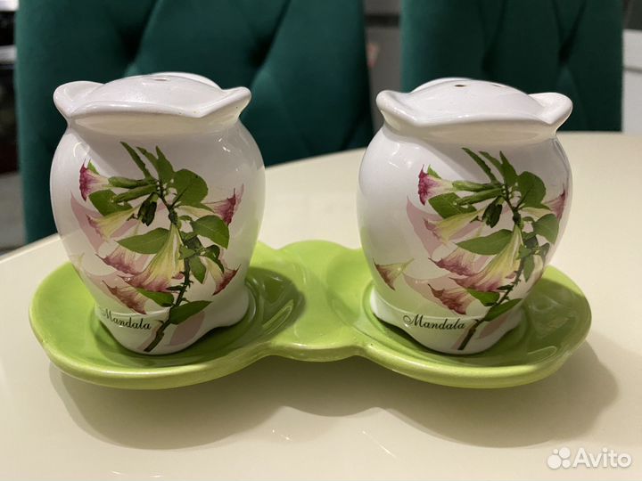 Набор солонка и перечница