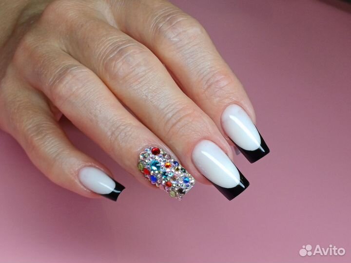 Маникюр, педикюр, наращивание ногтей